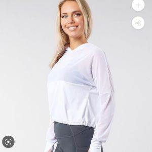 Buffbunny Escandala Pullover Size XL color is bones (white)